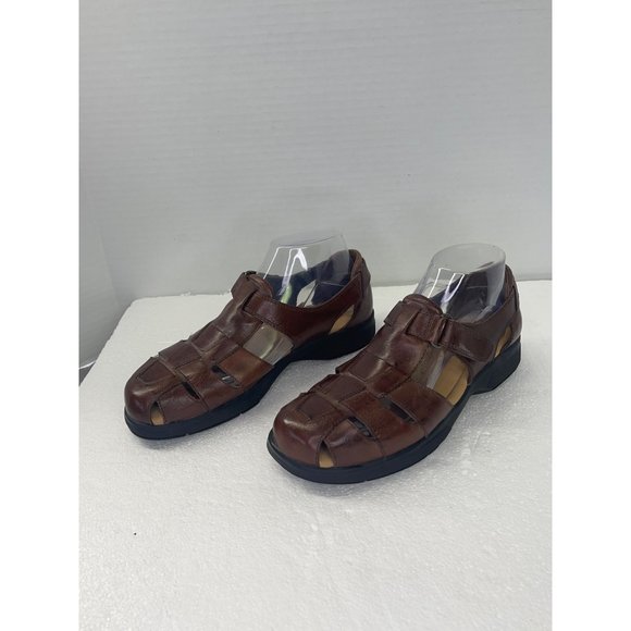 Thom McAn, woman’s size 8 brown sandals, shoe - Picture 1 of 16